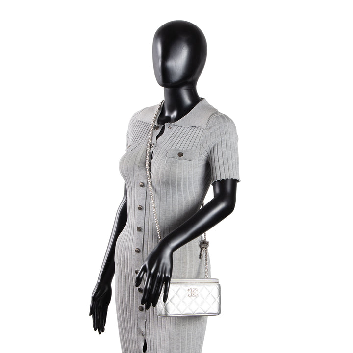 CHANEL Small Vanity Case - Metallic Silver Quilted Caviar
