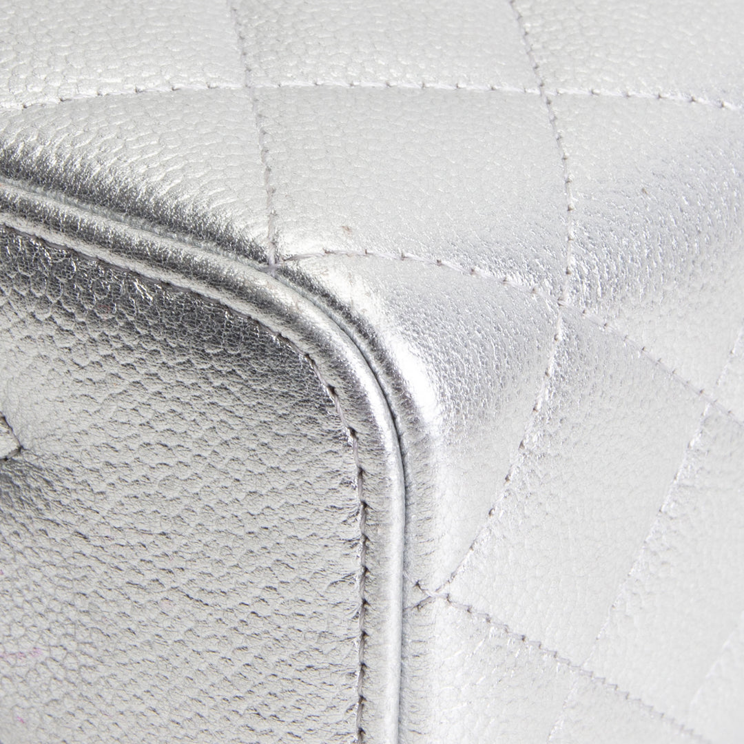 CHANEL Small Vanity Case - Metallic Silver Quilted Caviar
