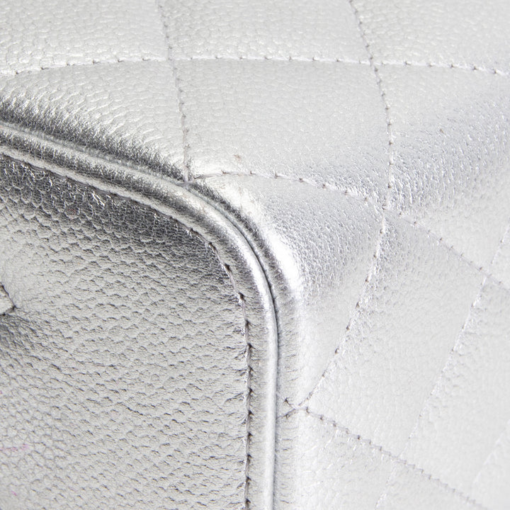 CHANEL Small Vanity Case - Metallic Silver Quilted Caviar