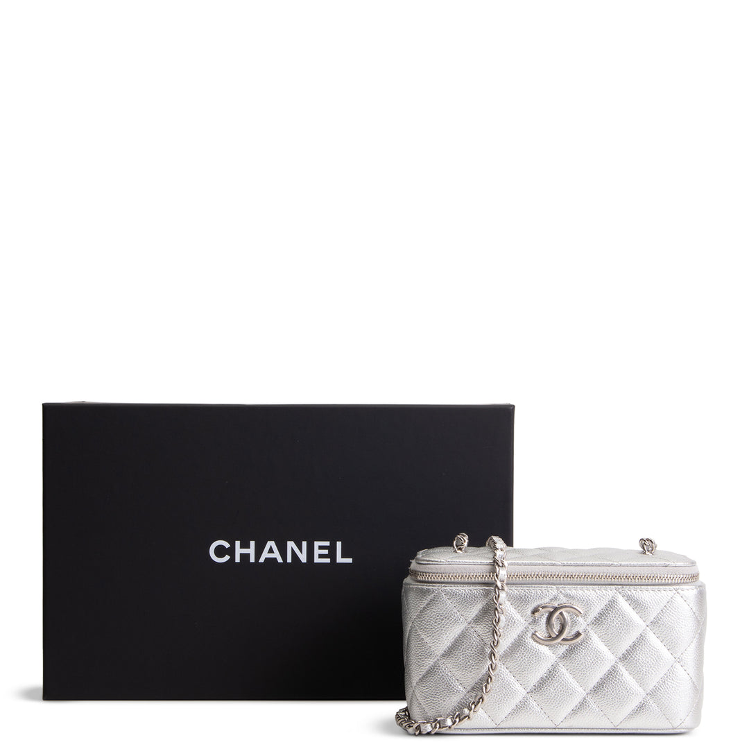 CHANEL Small Vanity Case - Metallic Silver Quilted Caviar