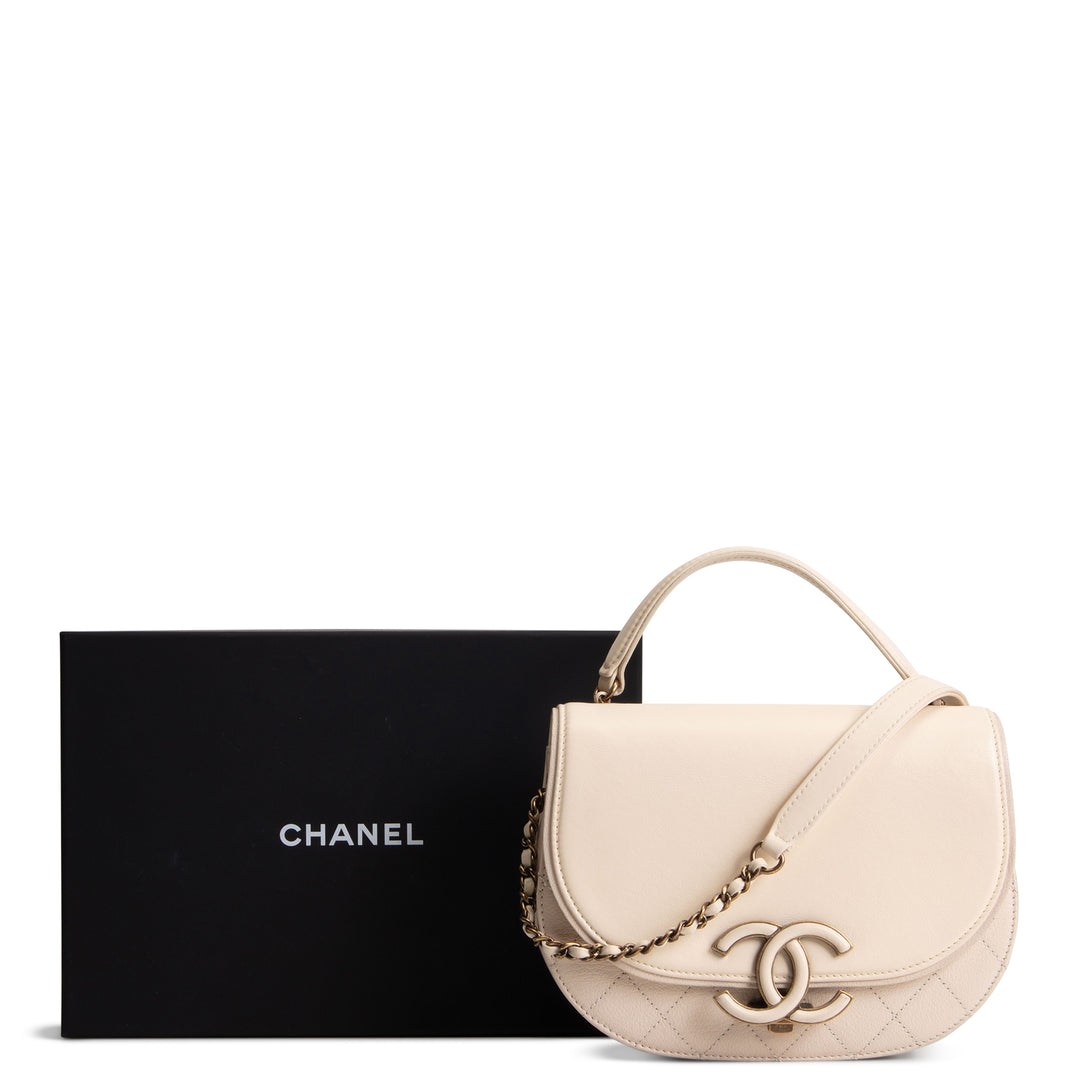 CHANEL Leather Coco Curve Flap Bag - Ivory