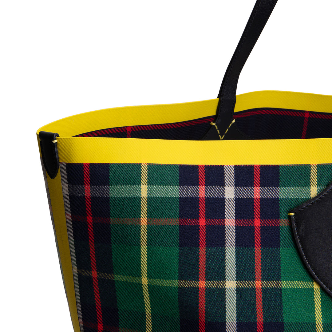 BURBERRY Reversible Giant Tote Tartan XL - Multicolor Check