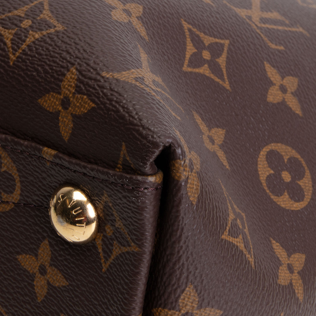 LOUIS VUITTON Monogram V Tote MM