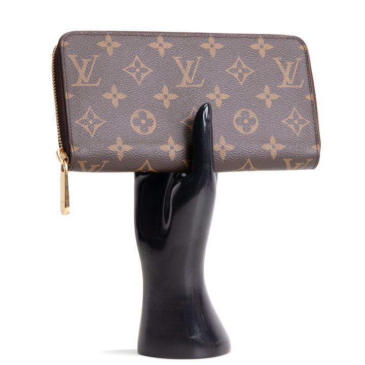 LOUIS VUITTON Monogram Zippy Wallet