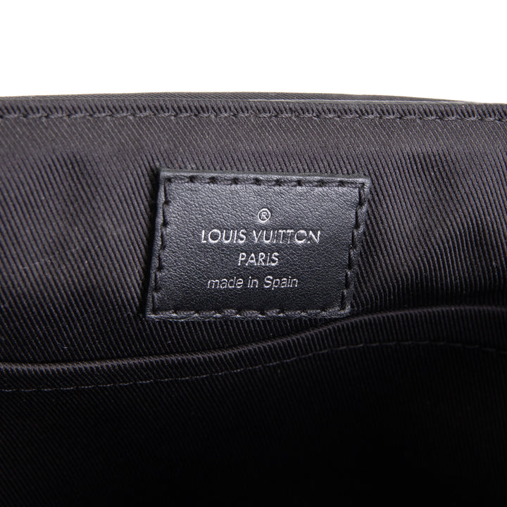 LOUIS VUITTON District PM Messenger - Eclipse Monogram