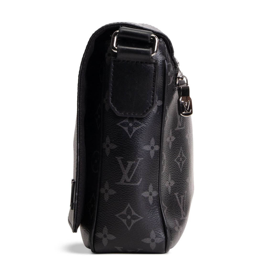LOUIS VUITTON District PM Messenger - Eclipse Monogram