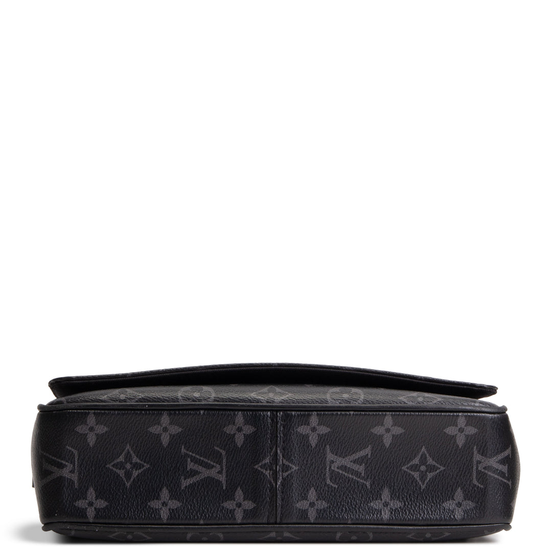 LOUIS VUITTON District PM Messenger - Eclipse Monogram