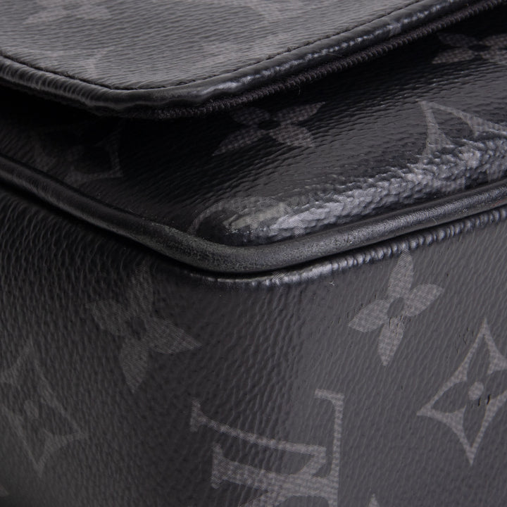 LOUIS VUITTON District PM Messenger - Eclipse Monogram