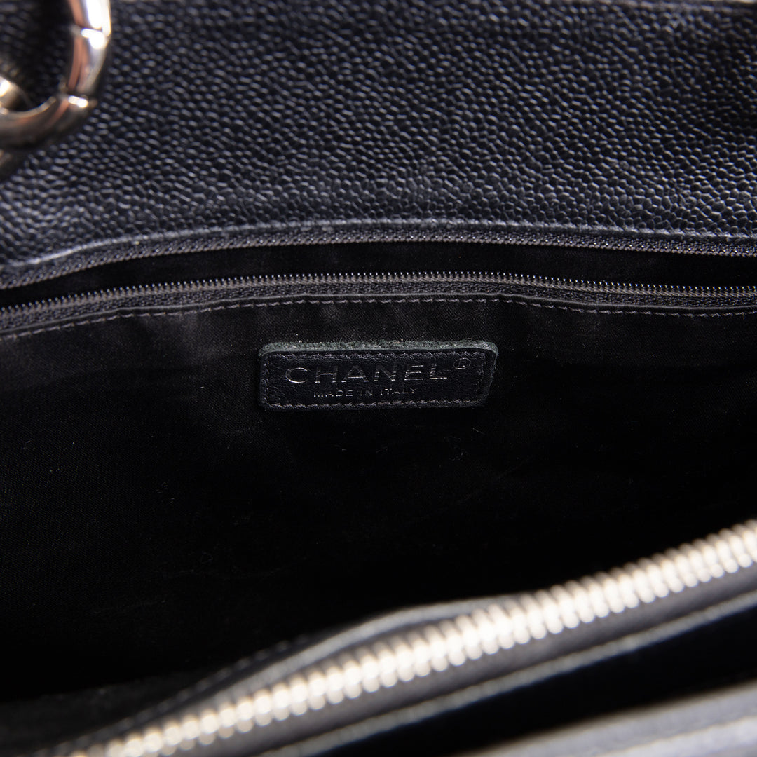 CHANEL Caviar Quilted Grand Shopping Tote - Black