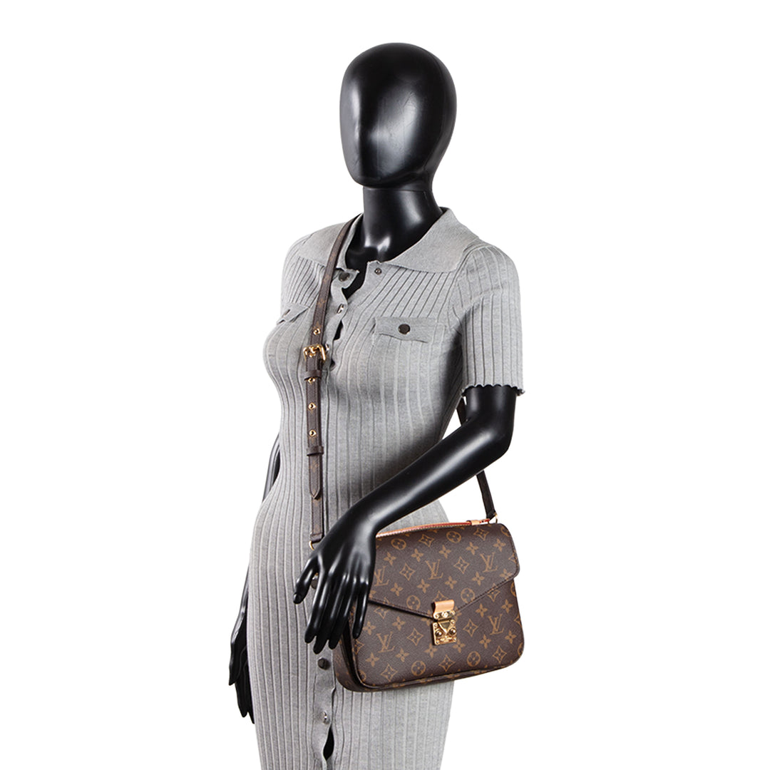 LOUIS VUITTON Monogram Pochette Metis