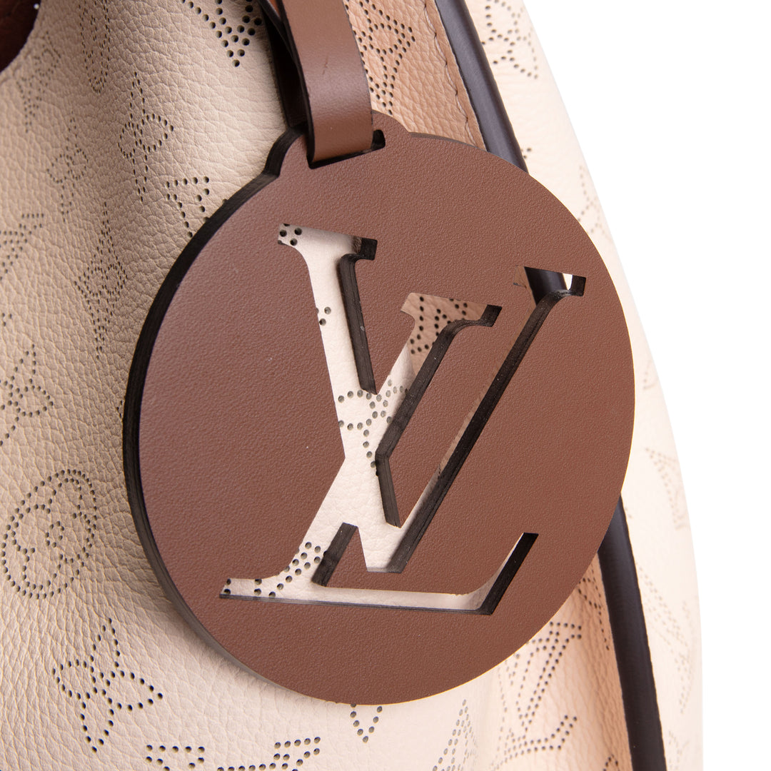LOUIS VUITTON Monogram Mahina Carmel Hobo - Creme