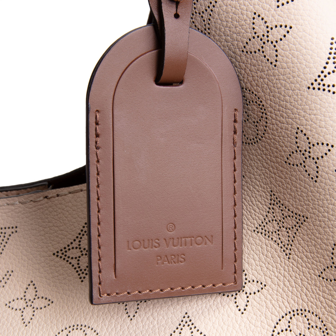 LOUIS VUITTON Monogram Mahina Carmel Hobo - Creme