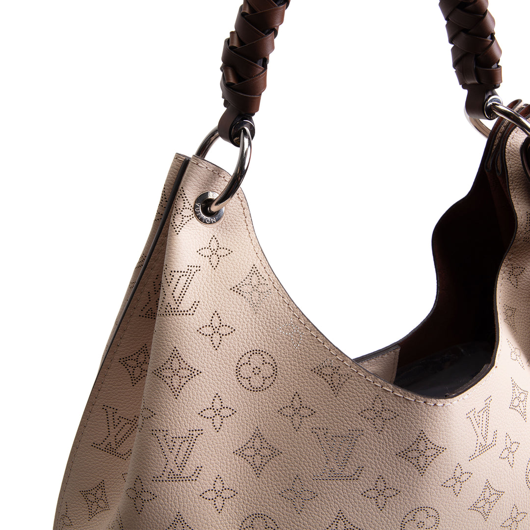 LOUIS VUITTON Monogram Mahina Carmel Hobo - Creme