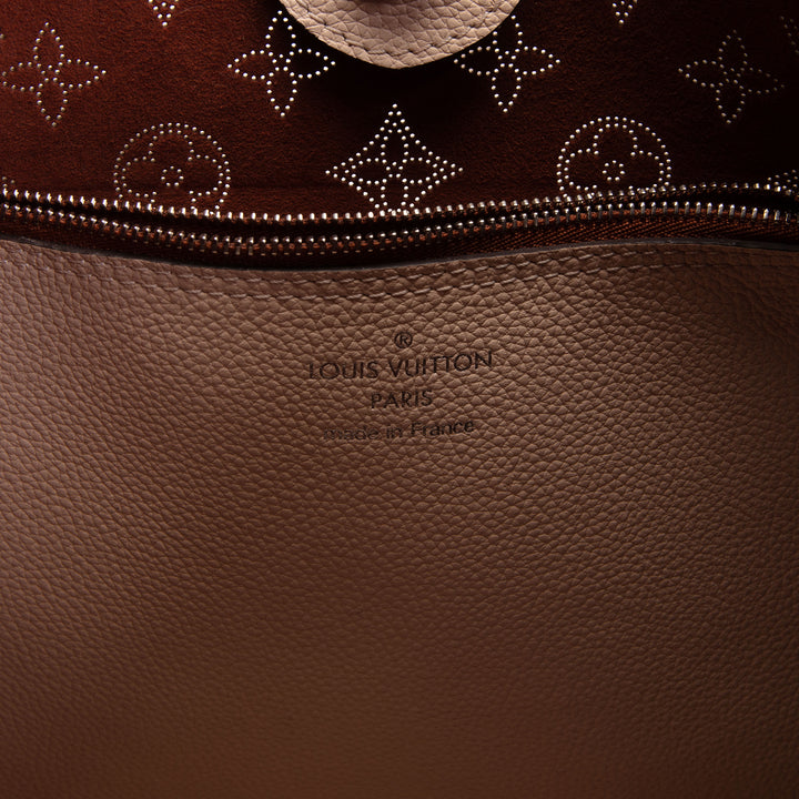 LOUIS VUITTON Monogram Mahina Carmel Hobo - Creme