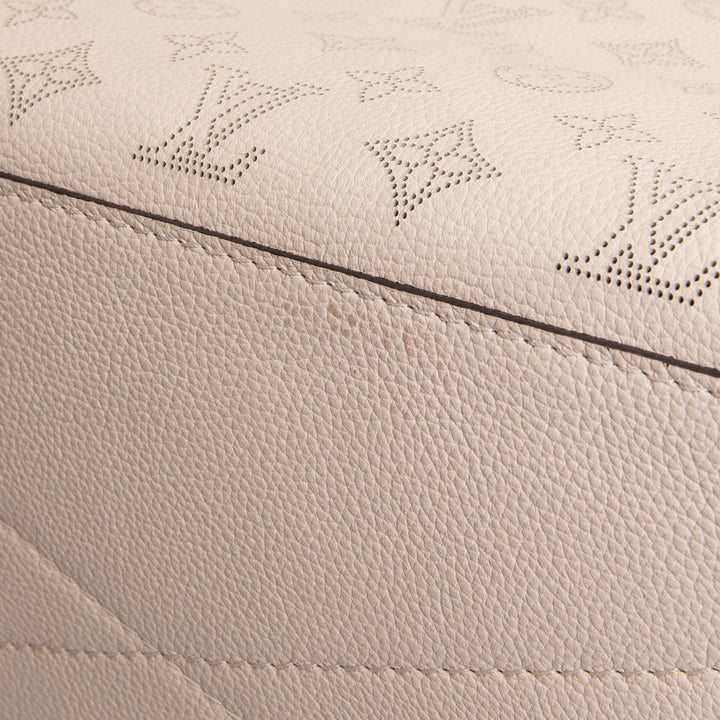 LOUIS VUITTON Monogram Mahina Carmel Hobo - Creme