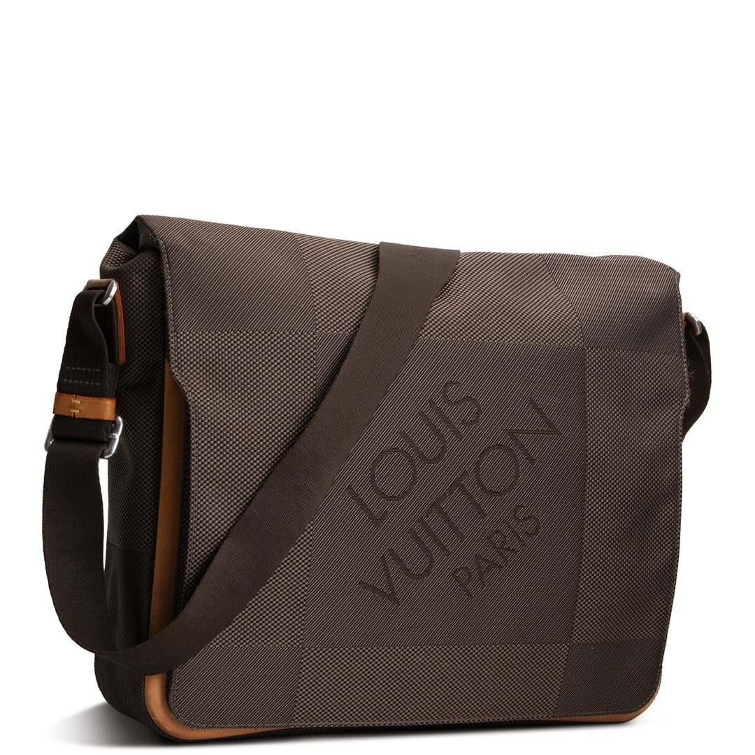 LOUIS VUITTON Damier Geant Messenger Bag - Gray