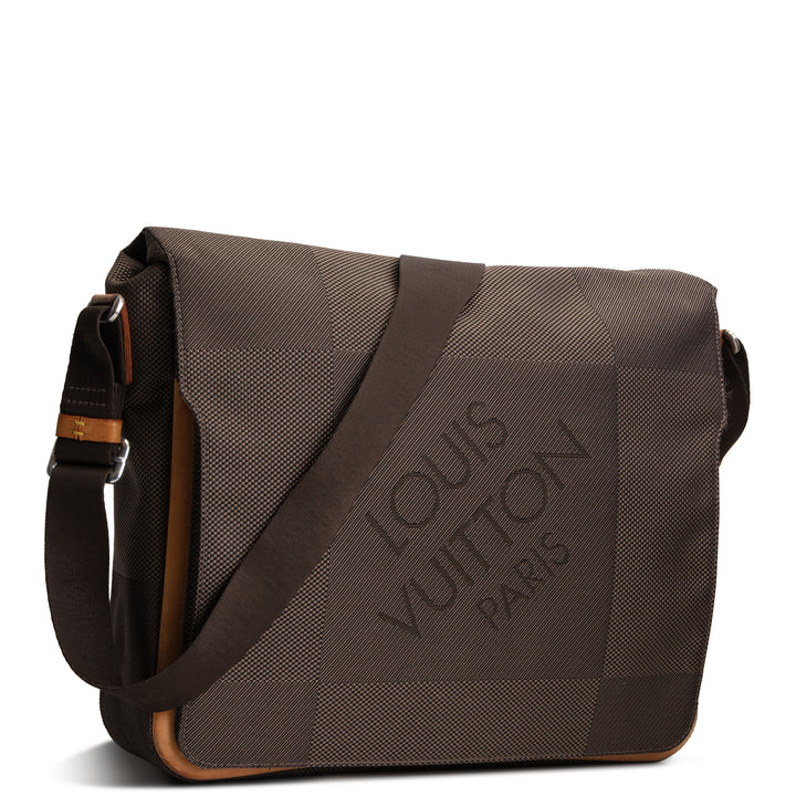 LOUIS VUITTON Damier Geant Messenger Bag - Gray