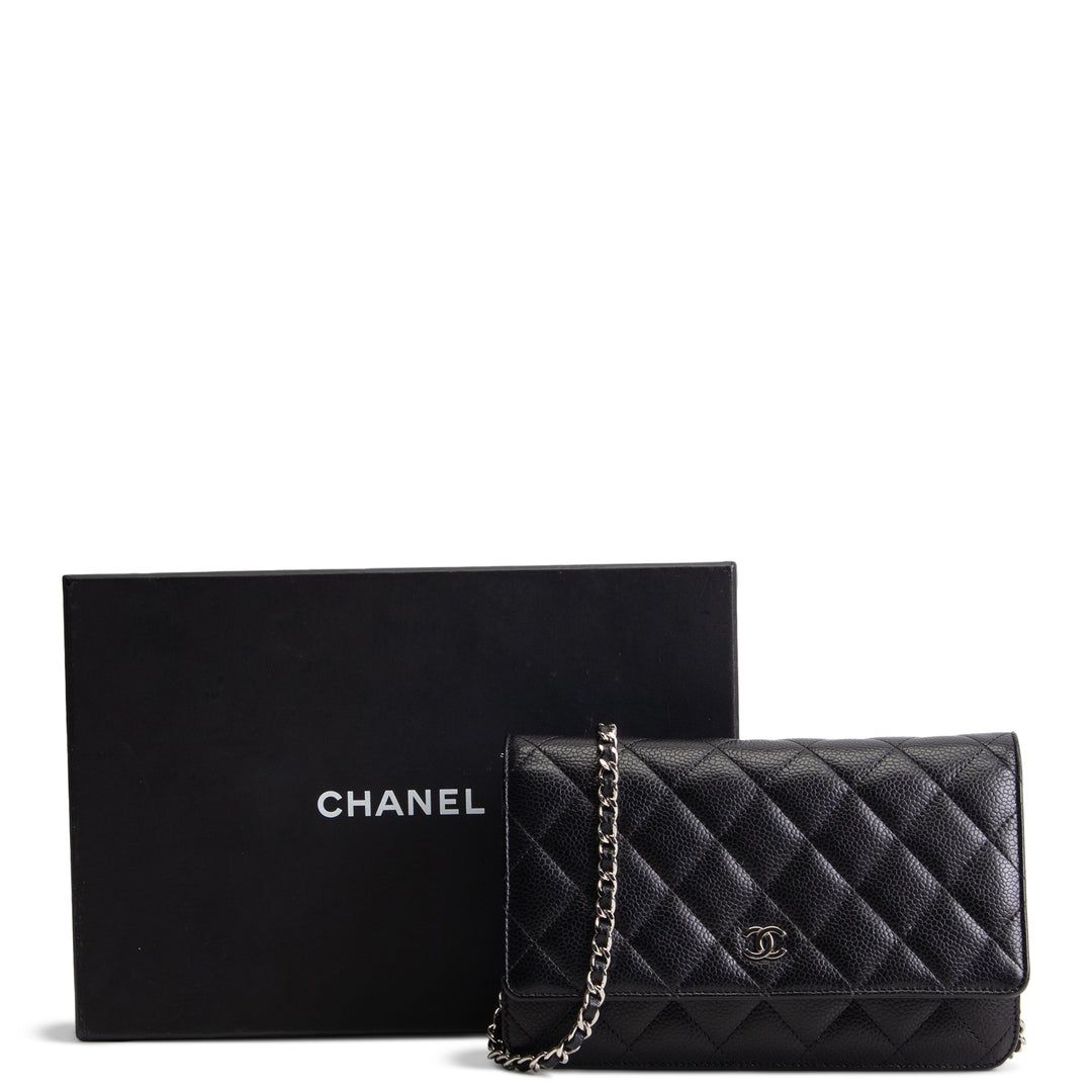 CHANEL Caviar Wallet on Chain - Black