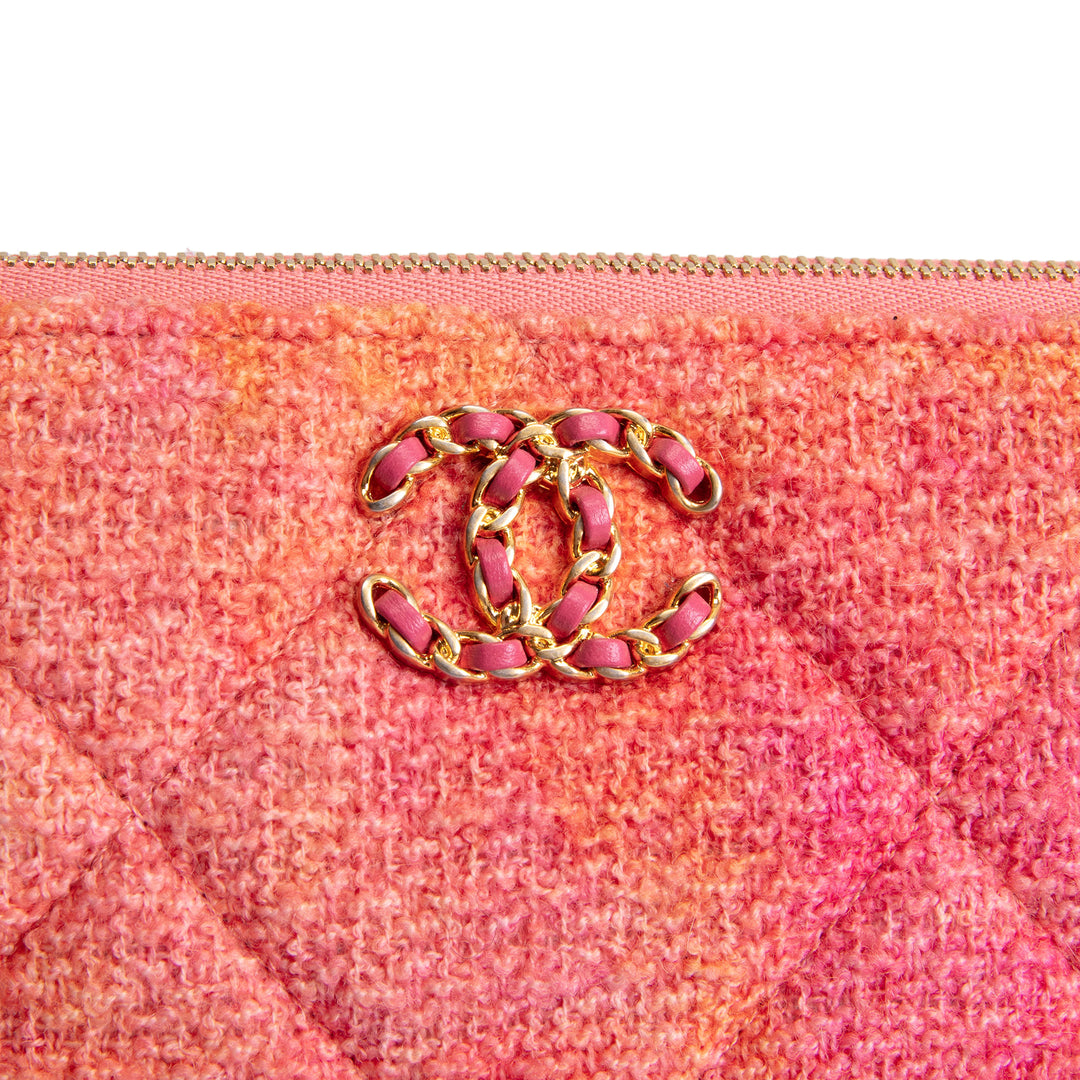 CHANEL Tweed Chanel 19 Cosmetic Case - Coral/Pink