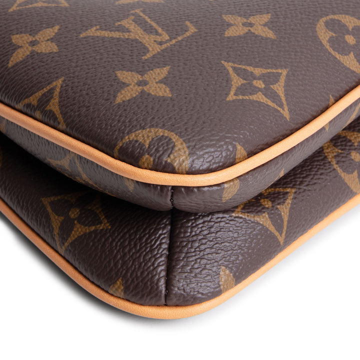 LOUIS VUITTON Monogram Pochette Liv