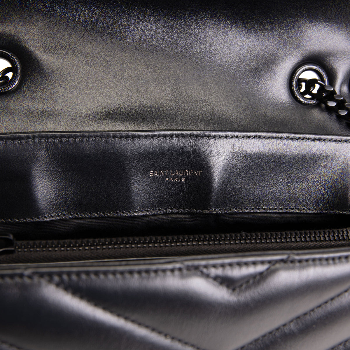 SAINT LAURENT Medium Loulou Shoulder Bag - Black