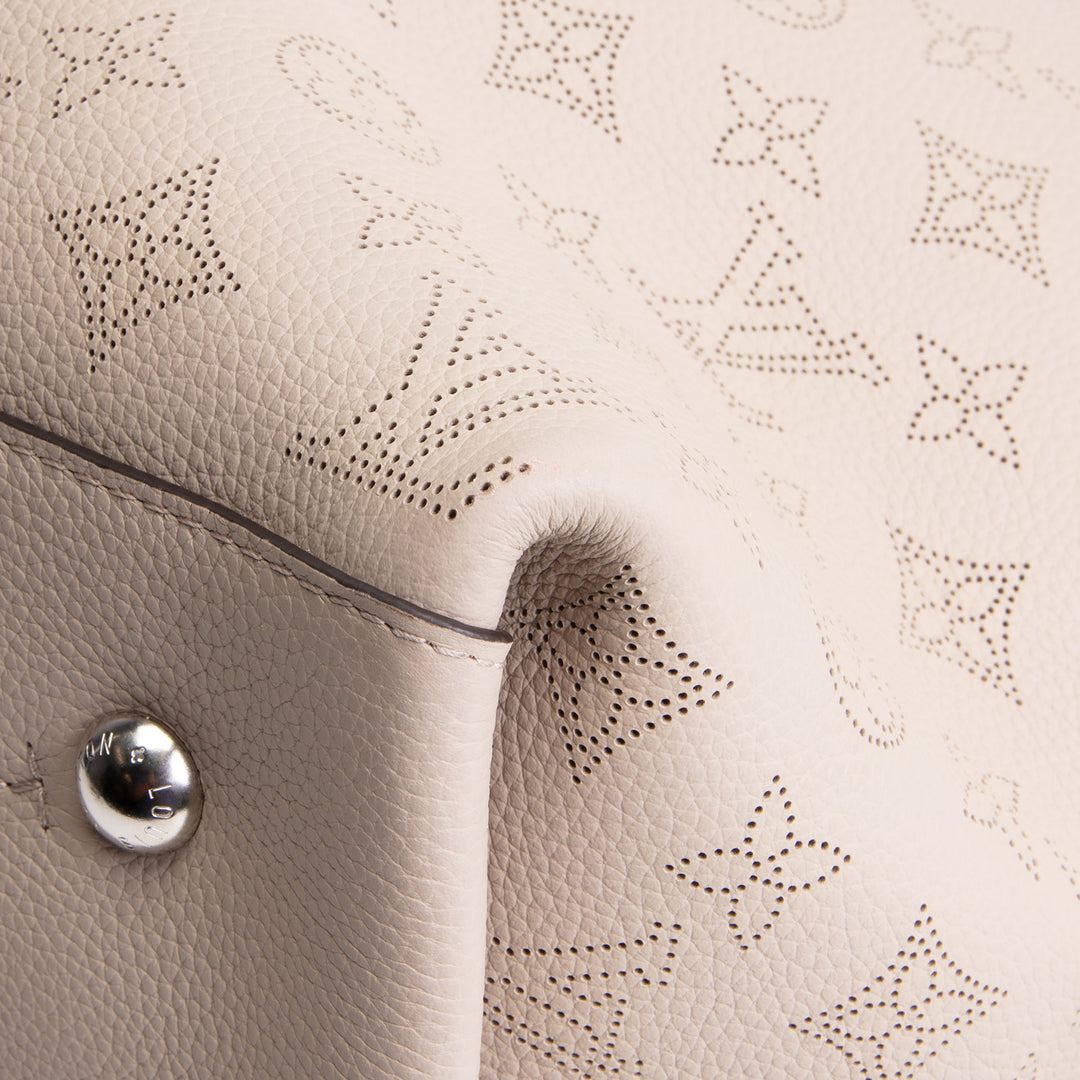 LOUIS VUITTON Monogram Mahina Carmel Hobo - Turtledove
