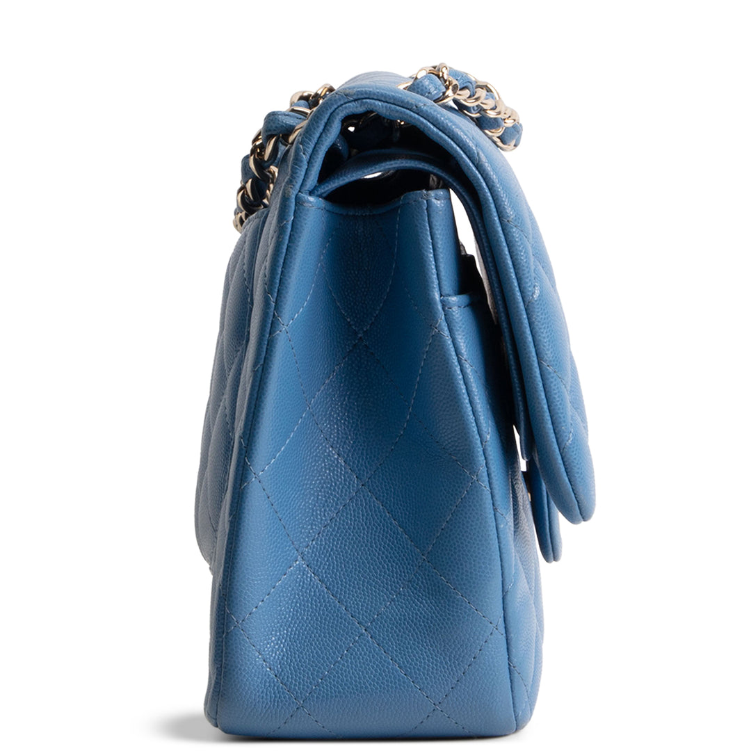 CHANEL Quilted Caviar Jumbo Double Flap