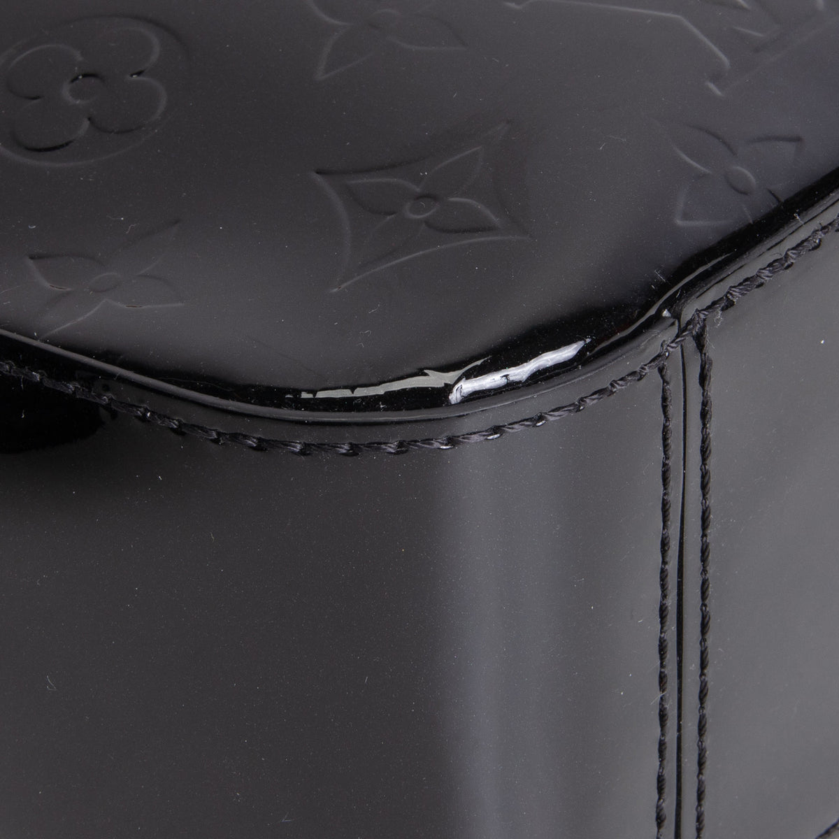 LOUIS VUITTON Monogram Vernis Santa Monica Shoulder Bag - Black