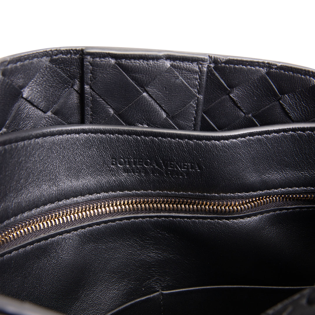 BOTTEGA VENETA Medium Intrecciato Andiamo - Black