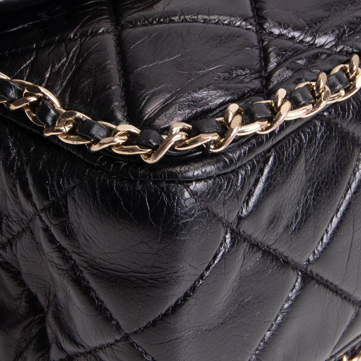 CHANEL Running Chain Flap Bag