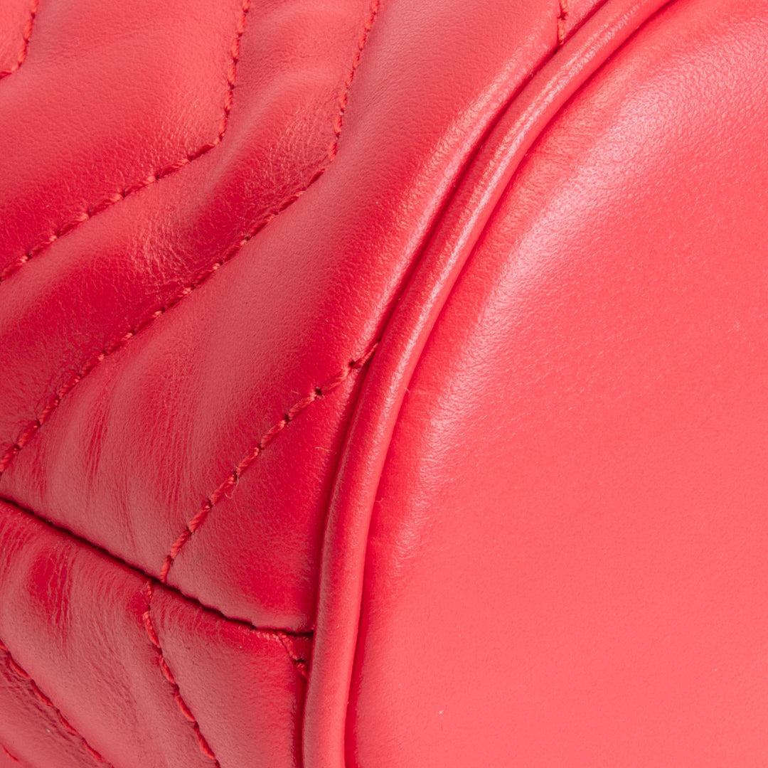 GUCCI Mini GG Marmont Bucket Bag - Red