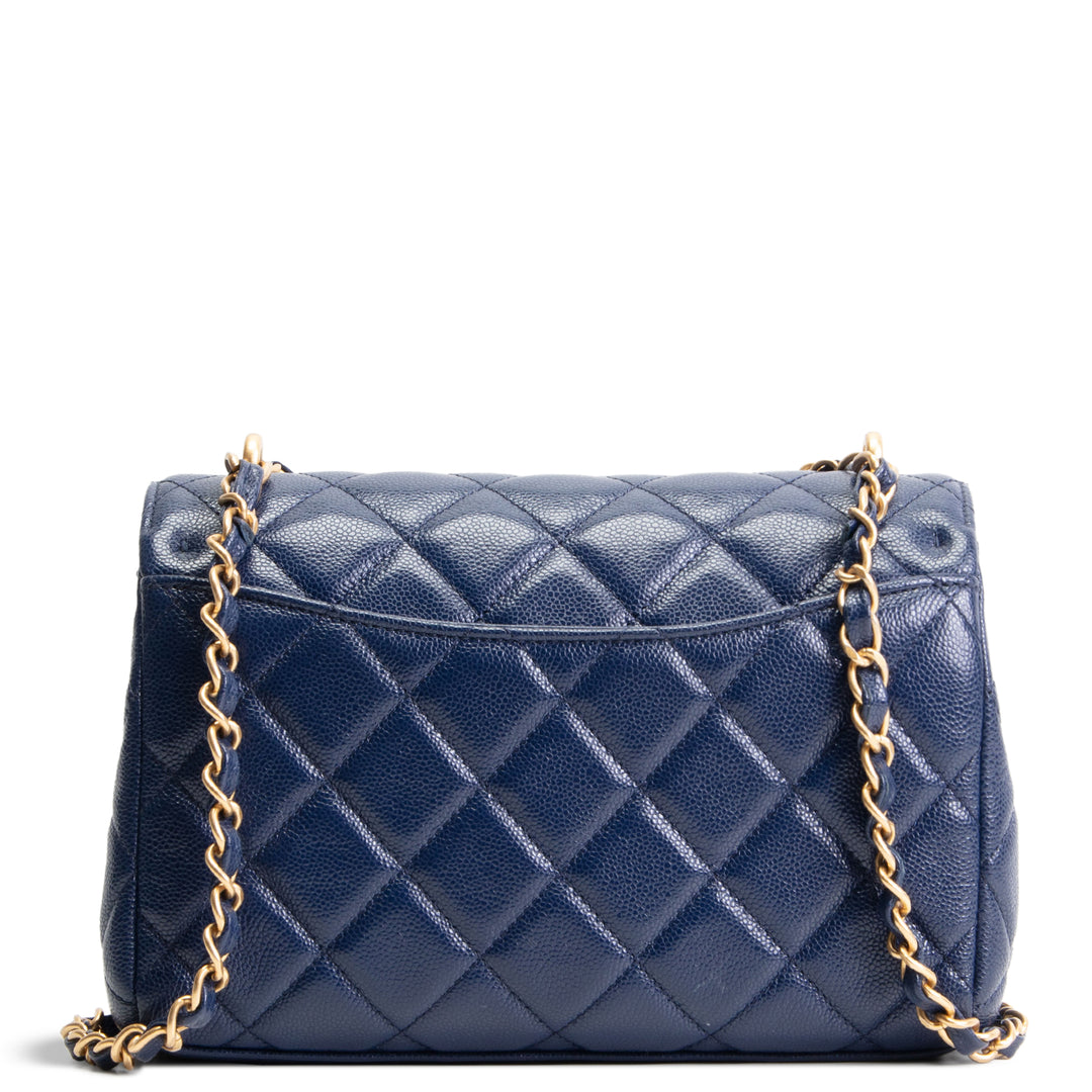 CHANEL Caviar Single Flap
