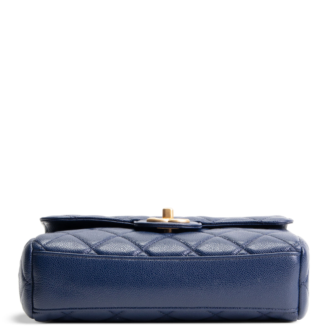 CHANEL Caviar Single Flap