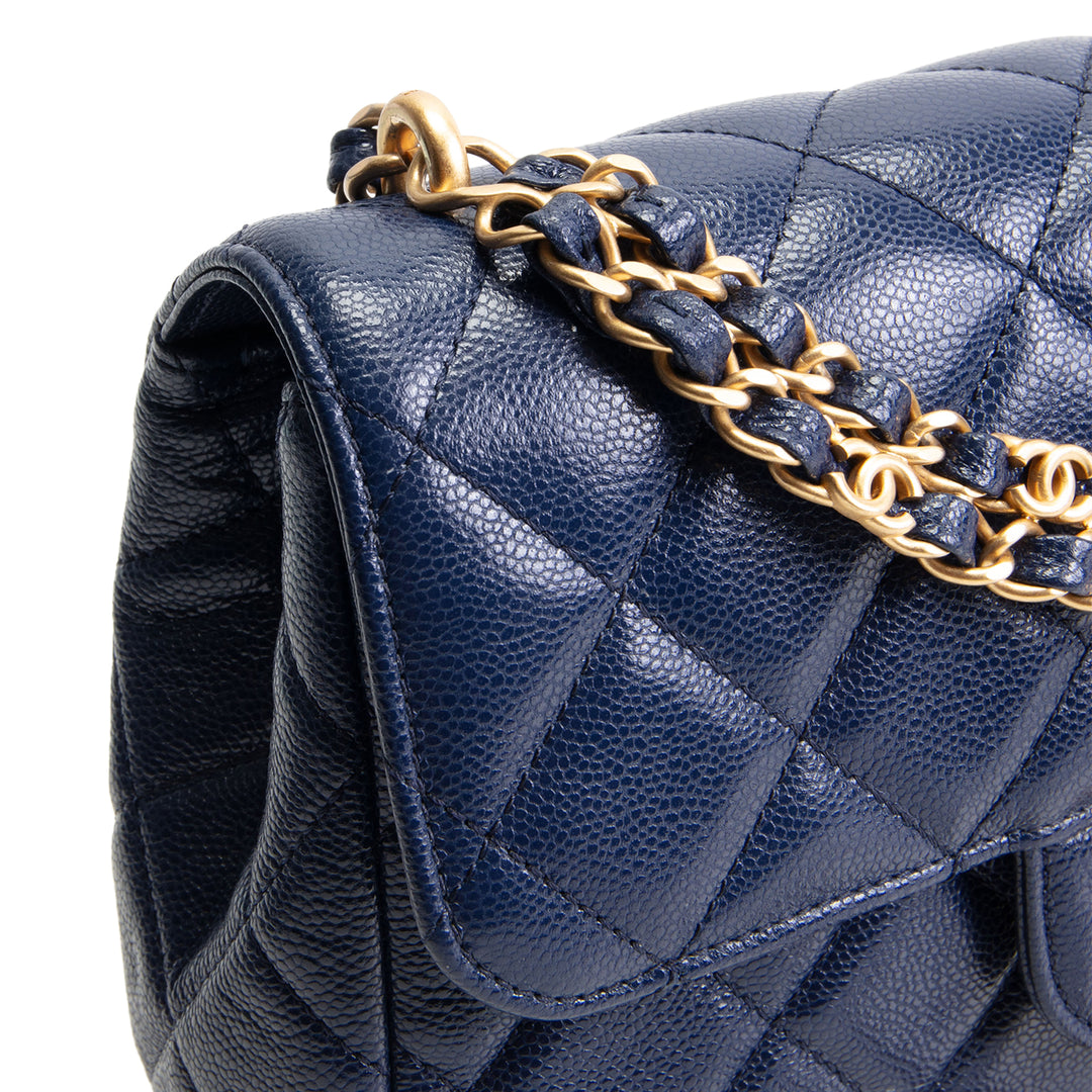 CHANEL Caviar Single Flap