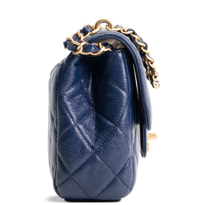CHANEL Caviar Single Flap