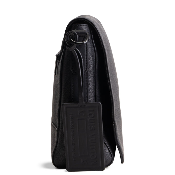 LOUIS VUITTON Aerogram Takeoff Messenger Bag