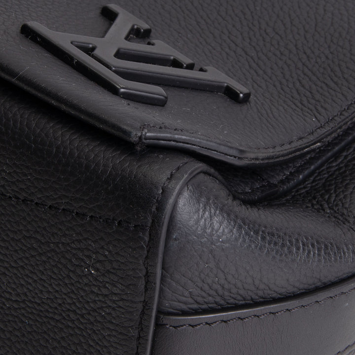 LOUIS VUITTON Aerogram Takeoff Messenger Bag