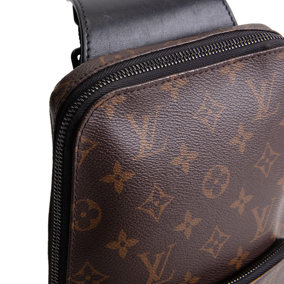 LOUIS VUITTON Avenue Sling Monogram Macassar