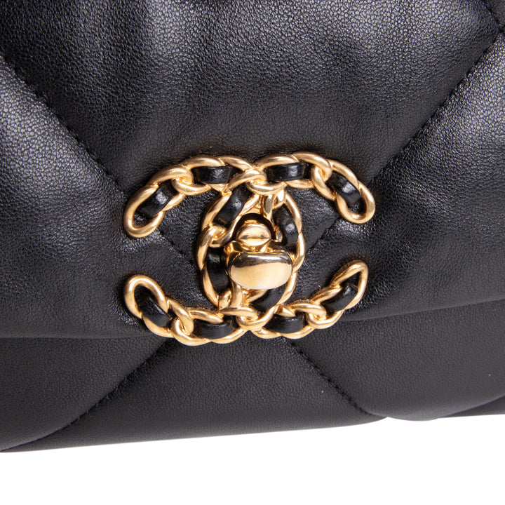 CHANEL Medium 19 Flap Bag