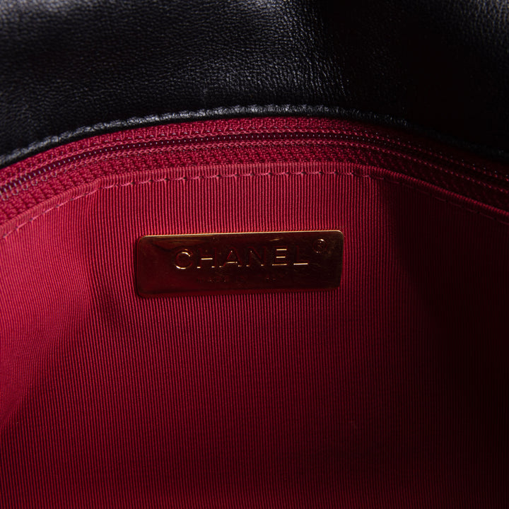 CHANEL Medium 19 Flap Bag
