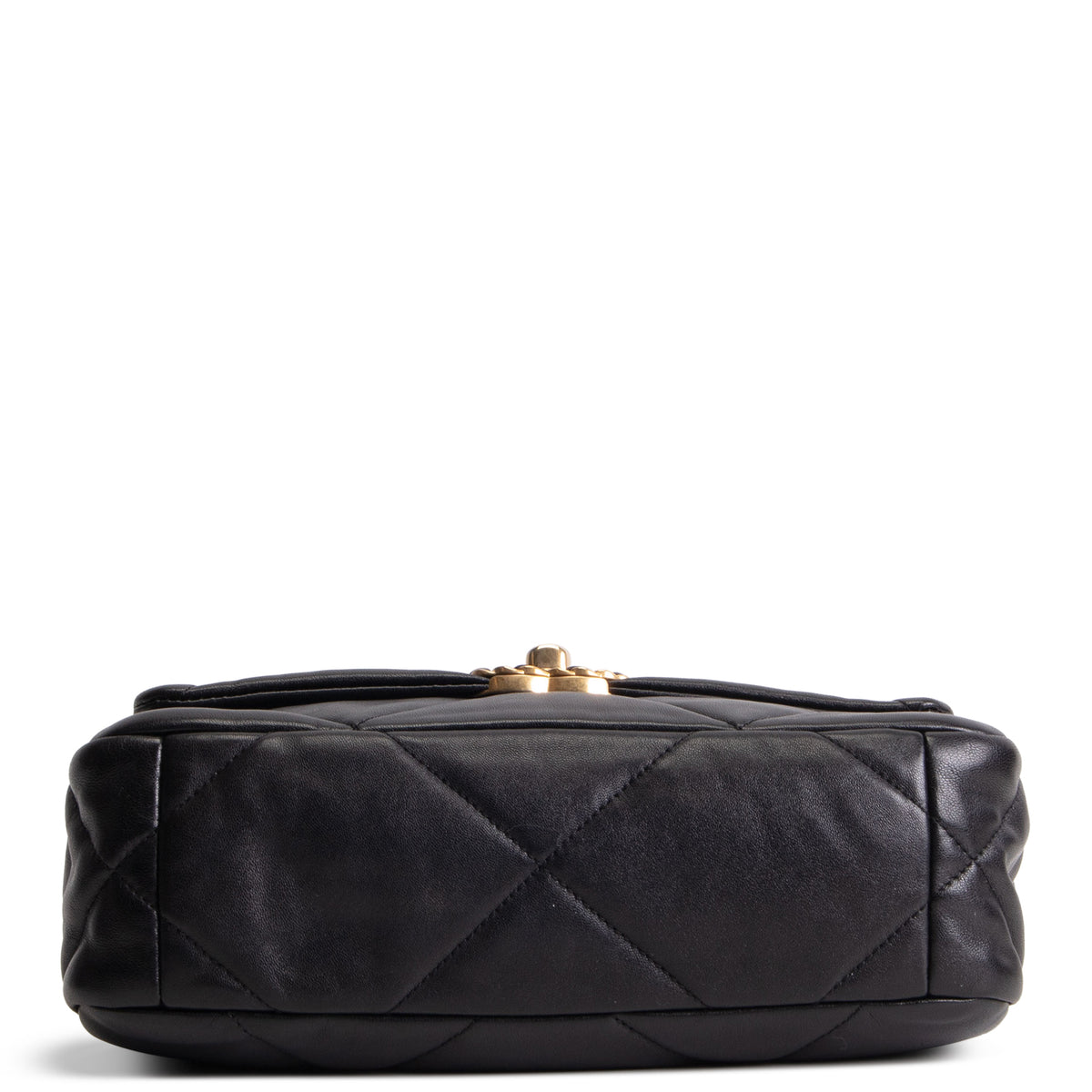 CHANEL Medium 19 Flap Bag