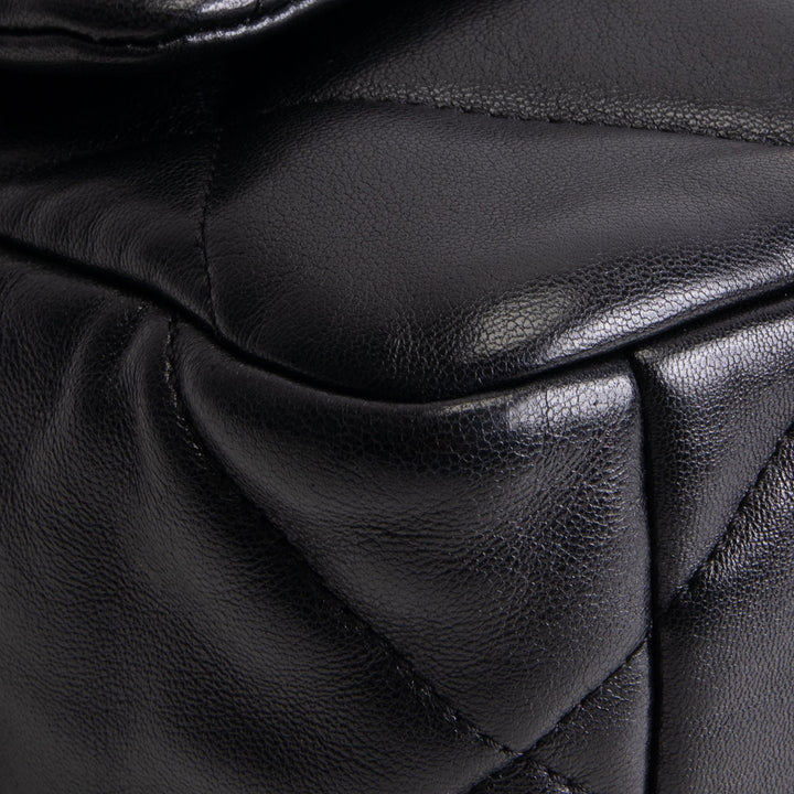 CHANEL Medium 19 Flap Bag