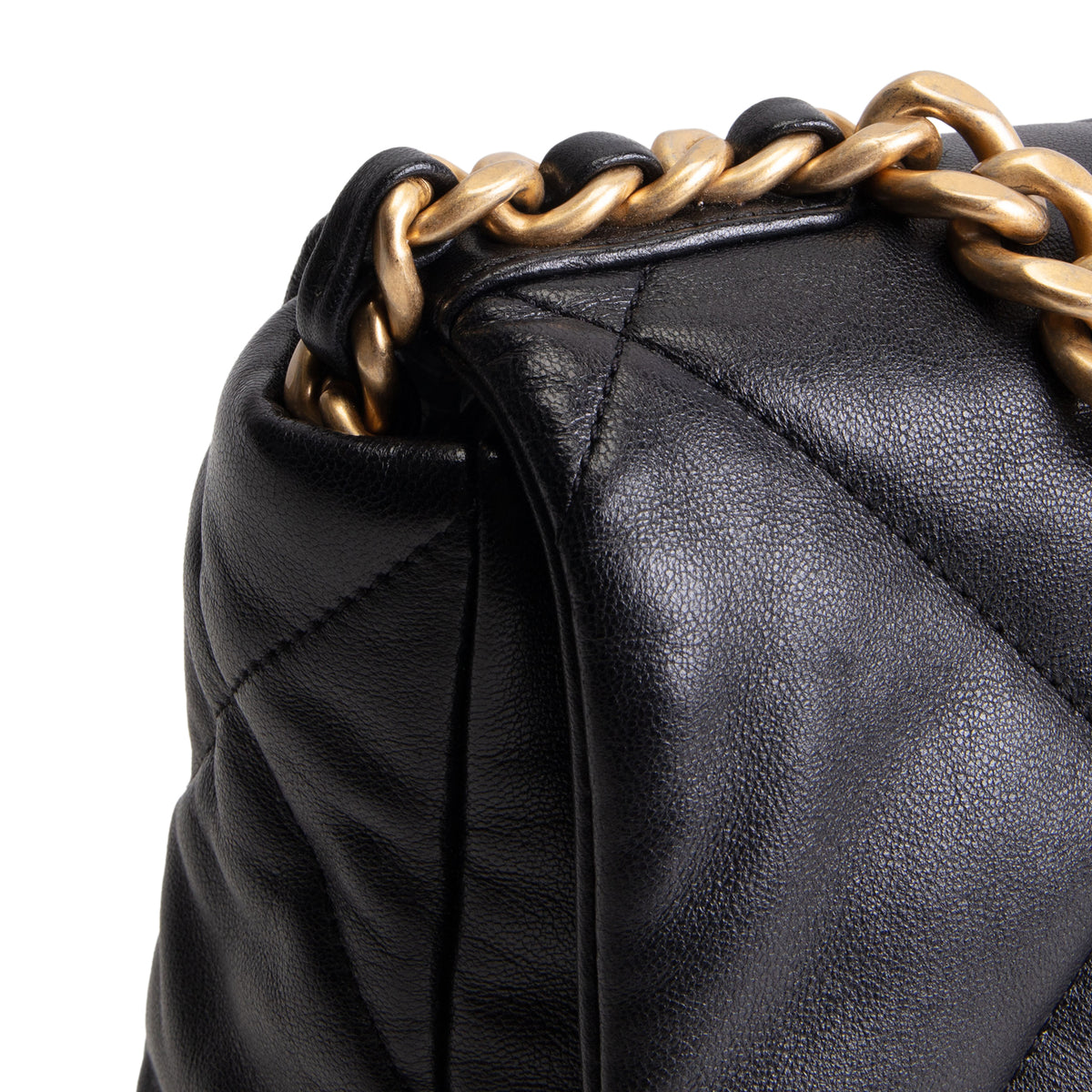 CHANEL Medium 19 Flap Bag