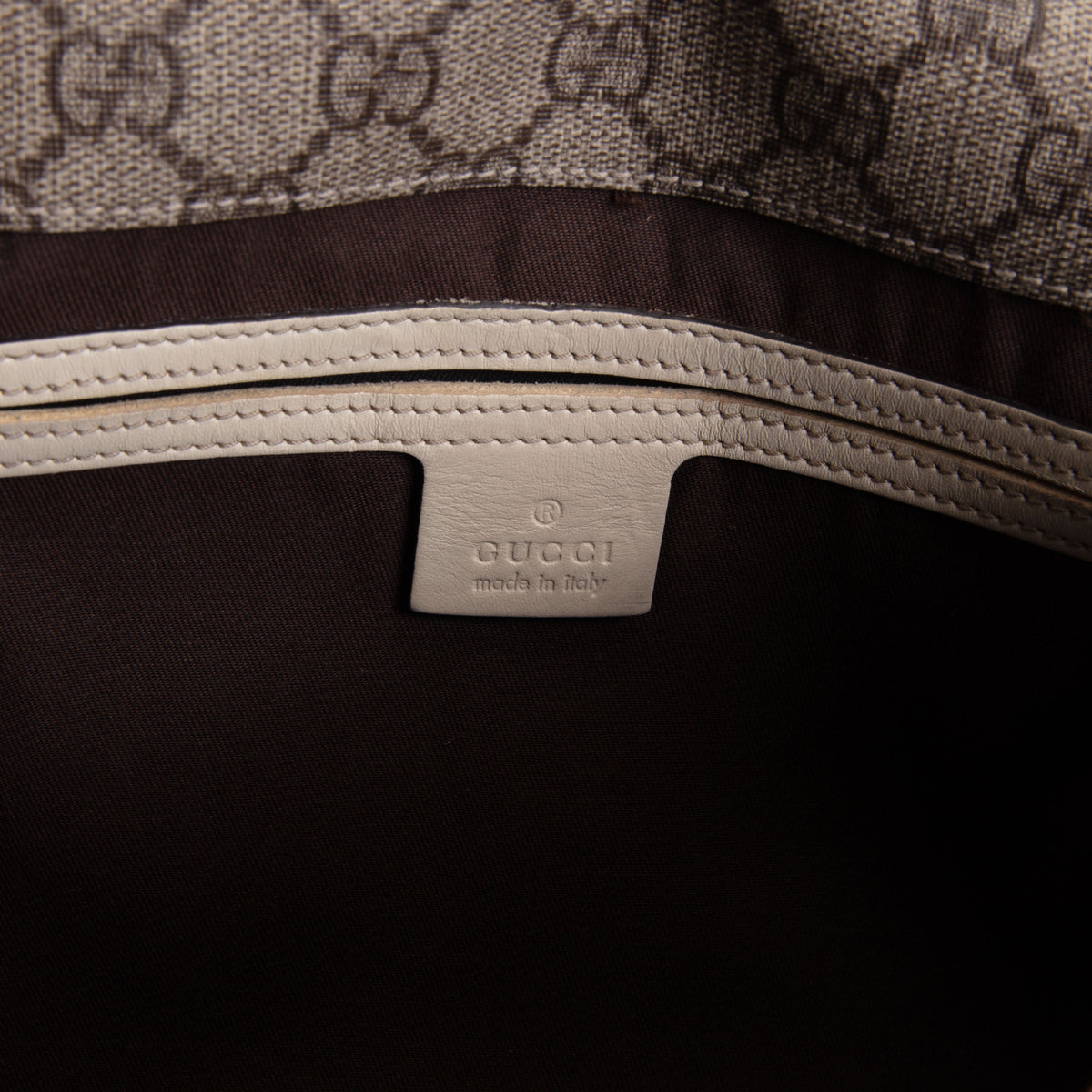 GUCCI GG Supreme Messenger