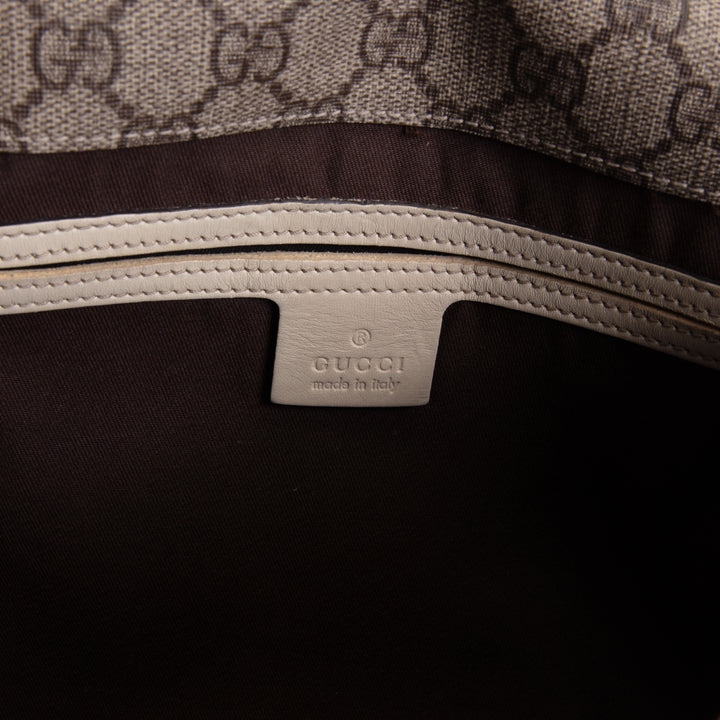 GUCCI GG Supreme Messenger