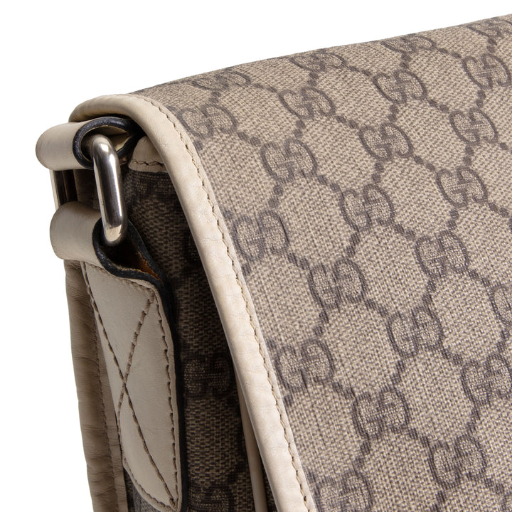 GUCCI GG Supreme Messenger
