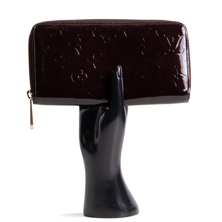 LOUIS VUITTON Vernis Monogram Zippy Wallet