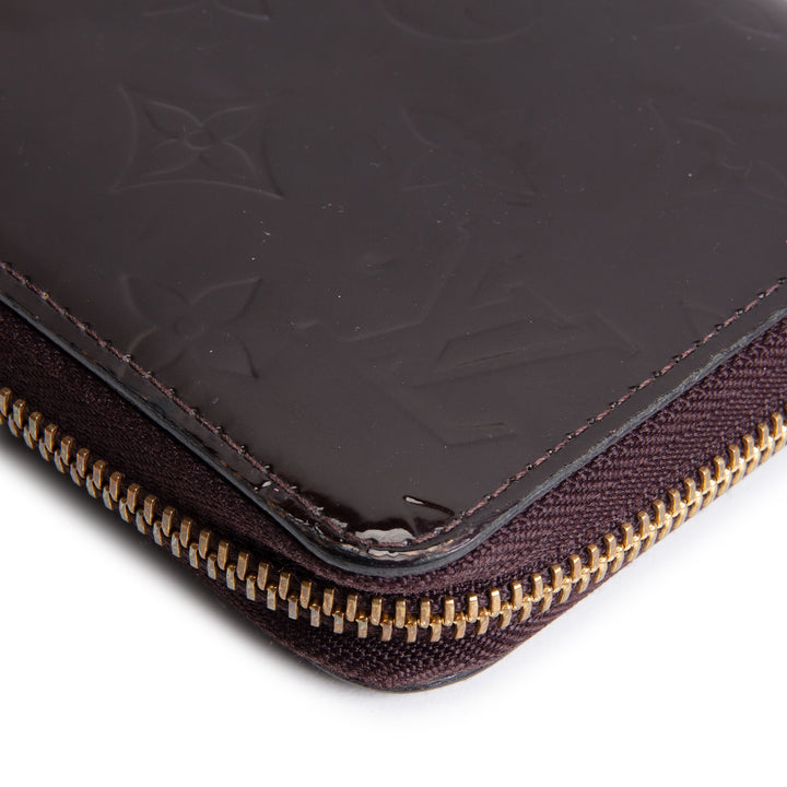 LOUIS VUITTON Vernis Monogram Zippy Wallet