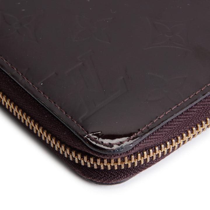 LOUIS VUITTON Vernis Monogram Zippy Wallet