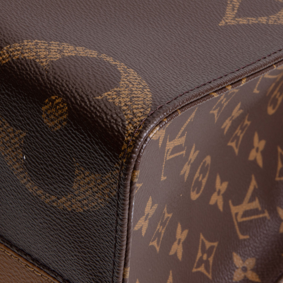 LOUIS VUITTON Monogram Reverse OnTheGo MM